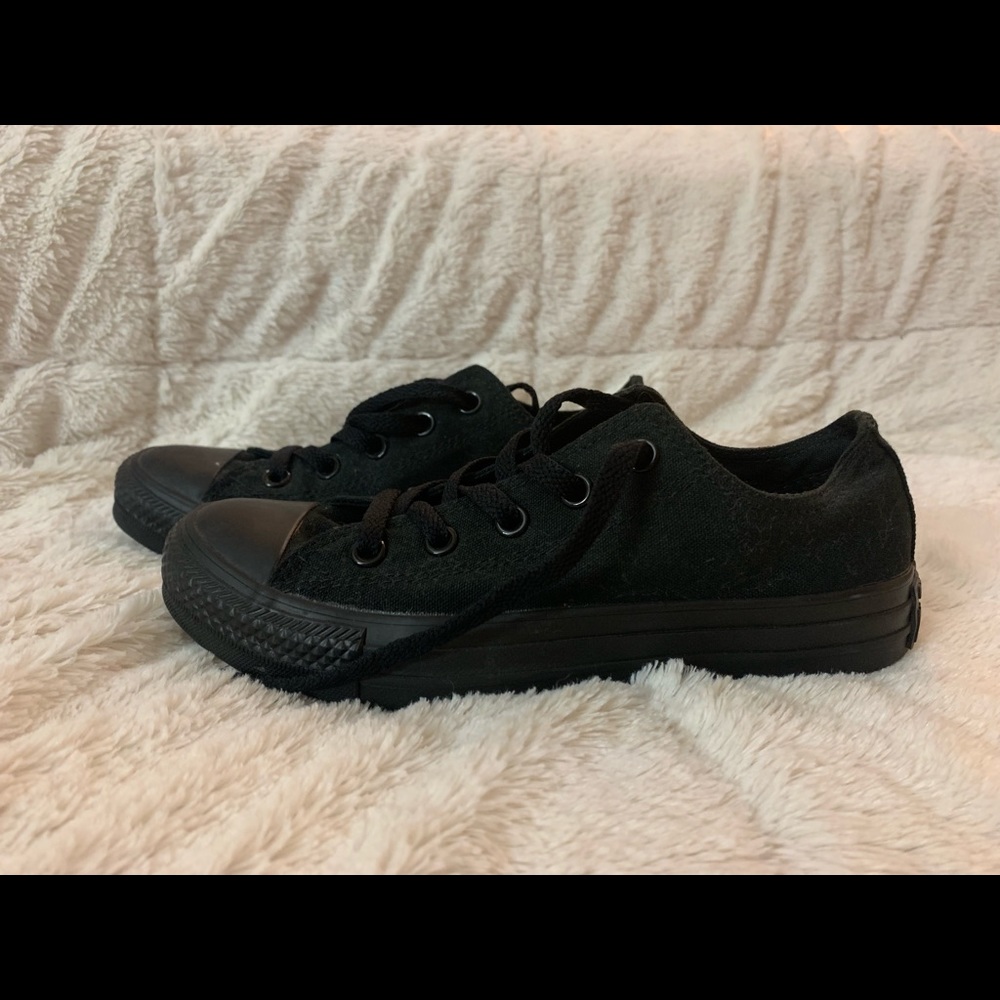 All black converse practically brand new condition